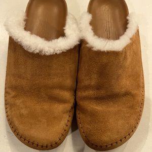 VGUC • Jenni Kayne Shearling-Lined Moc Clogs in Saddle Brown Suede • Size 39/8